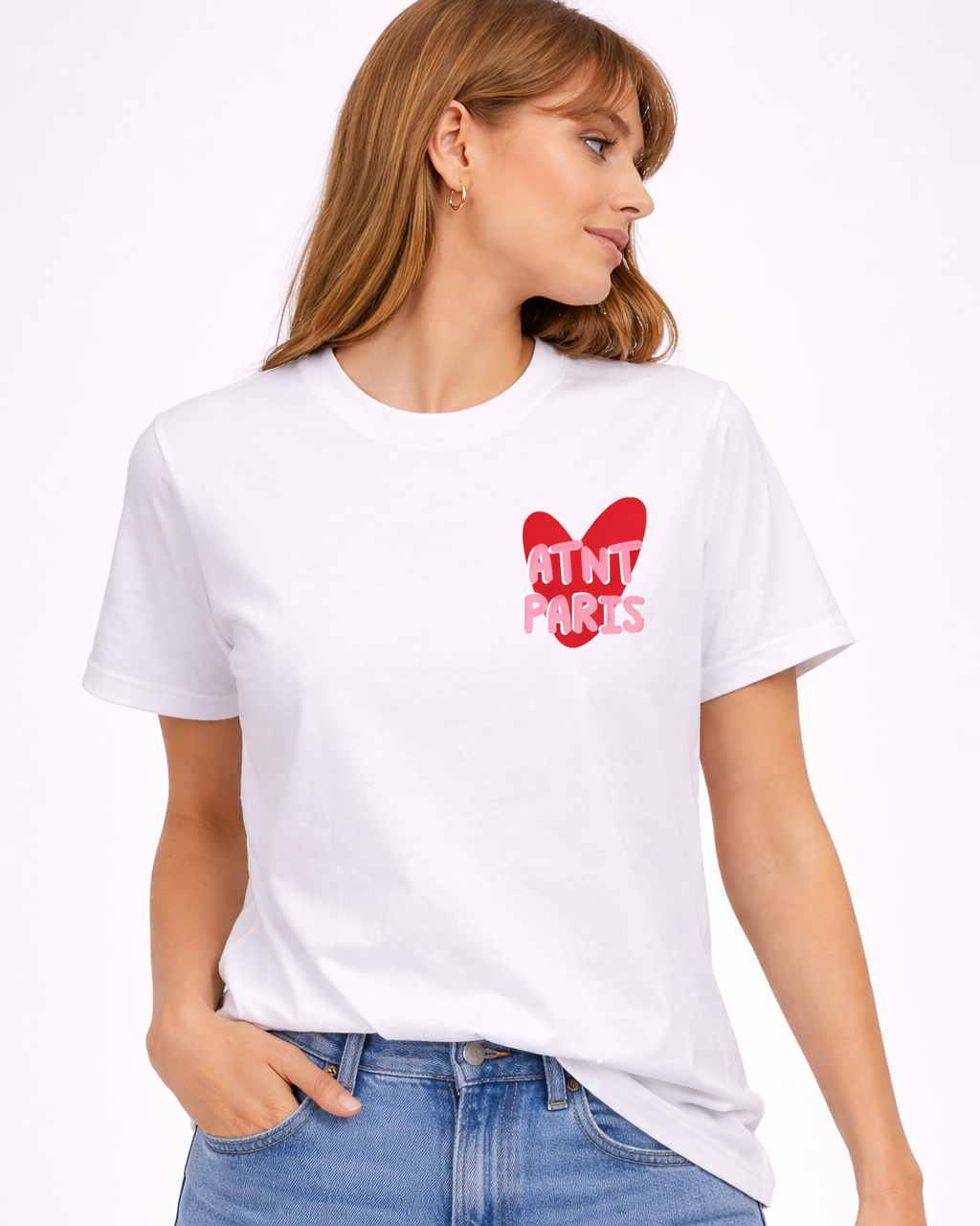 T-shirt blanc ATNT Paris Trust Your Love imprimé cœur rouge et typographie rose, vue de dos, style streetwear premium