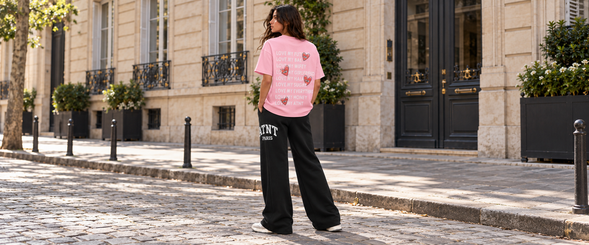 T-shirt Rose unisexe Love heart Strass avec jogging wide leg noir — tenue à Paris