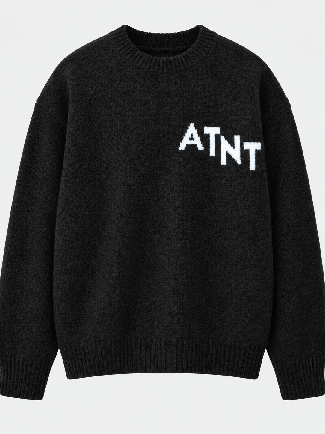 ATNT Tracksuits studio : Pull Oversize Noir Effet Cachemire, détail de la matière sur fond gris clair