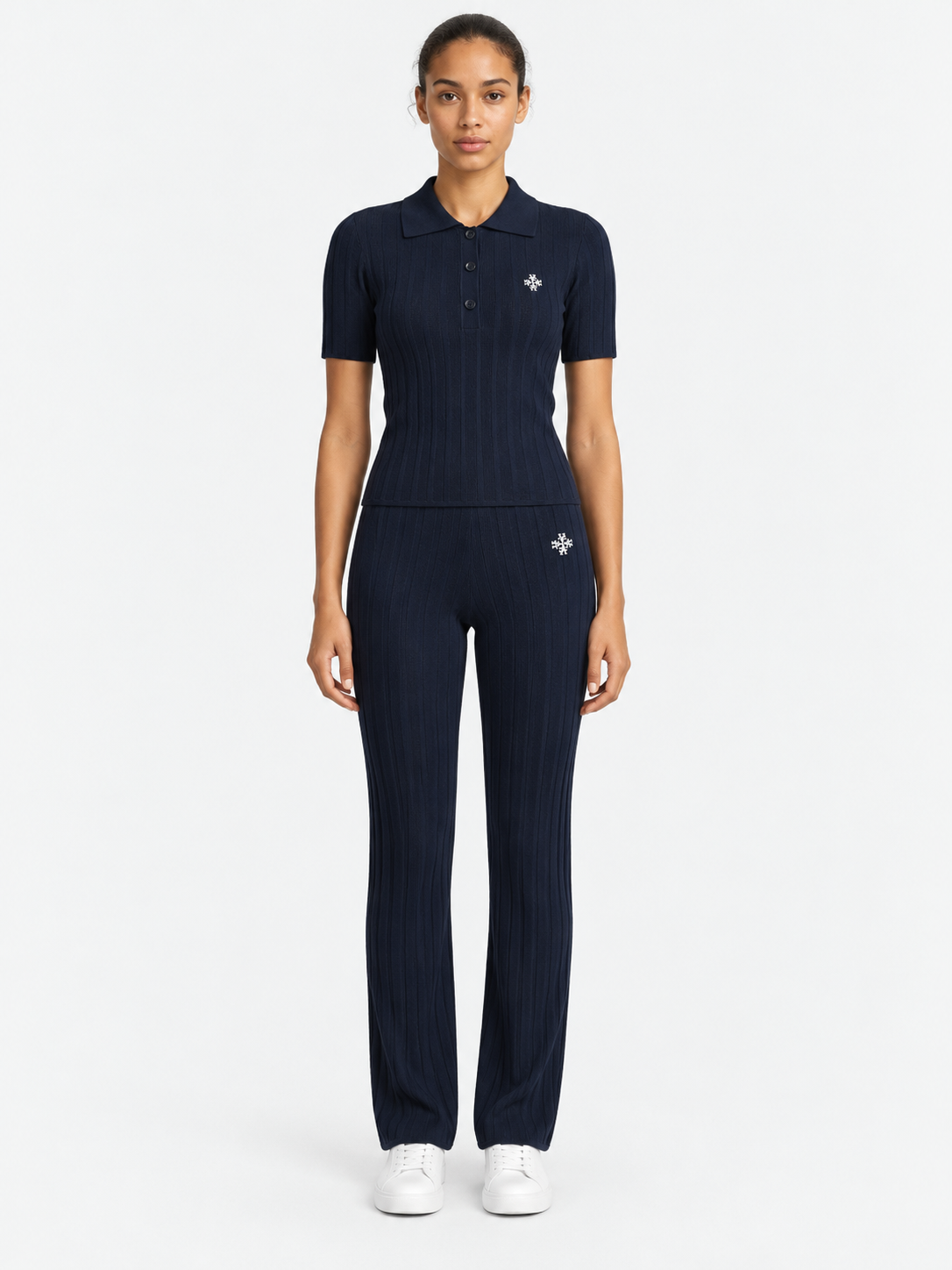 ATNT Tracksuits studio : Polo Maille Côtelée ATNT Signature Navy, vue de face sur fond gris clair