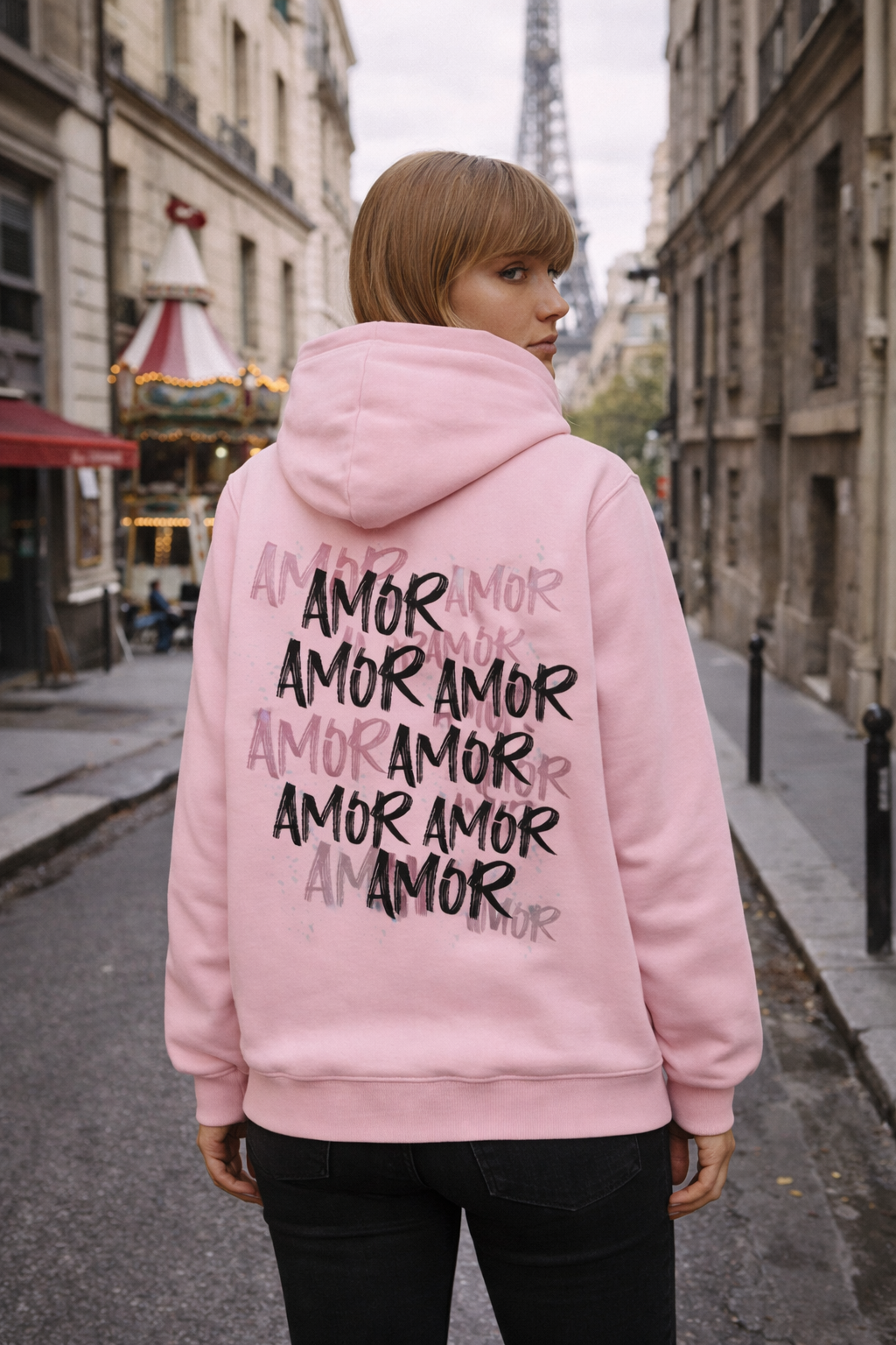 Sweat à capuche rose clair amor ATNT PARIS, porté, vue de dos.