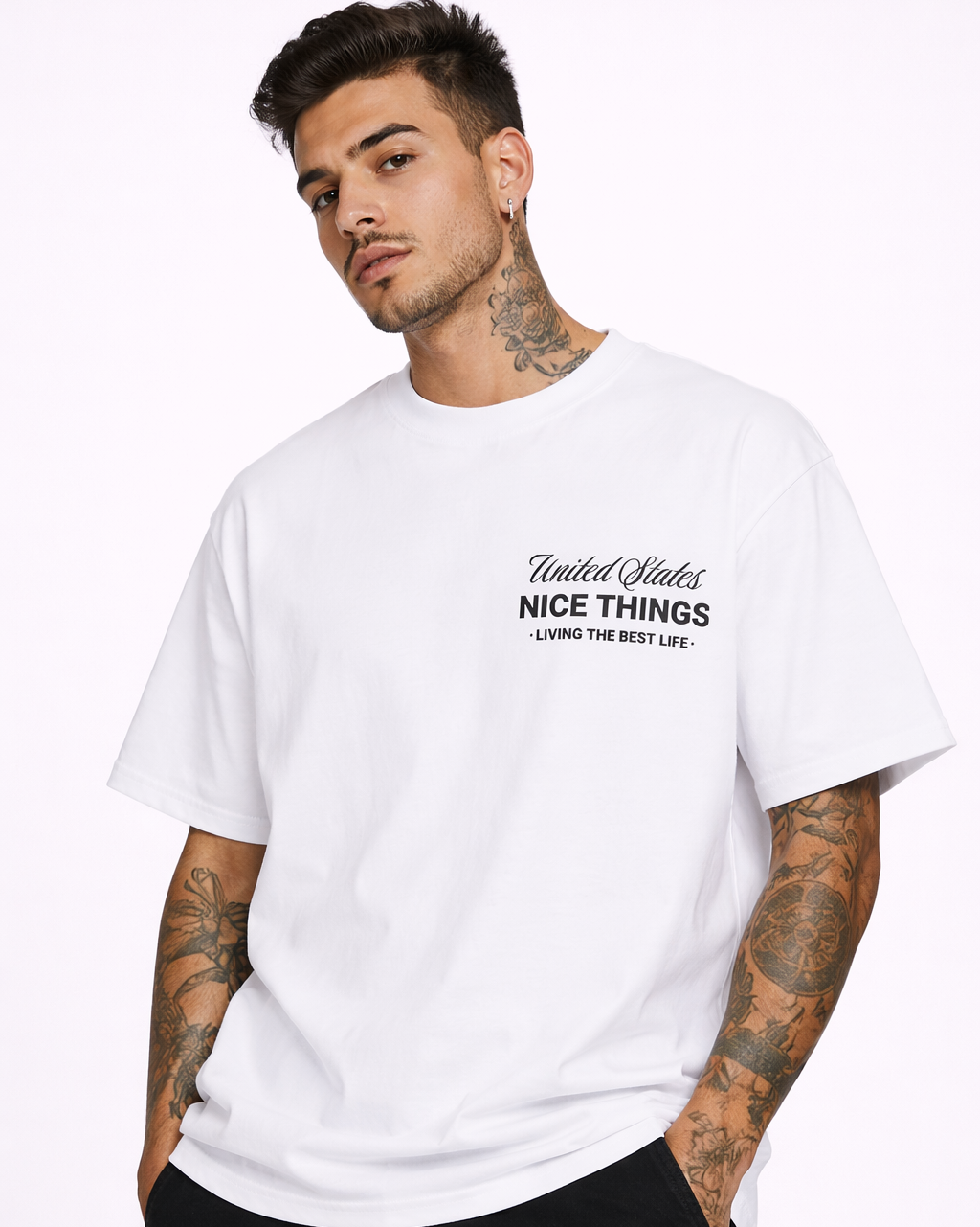 T-shirt oversize blanc nyc heritage ATNT PARIS, porté, vue de face.