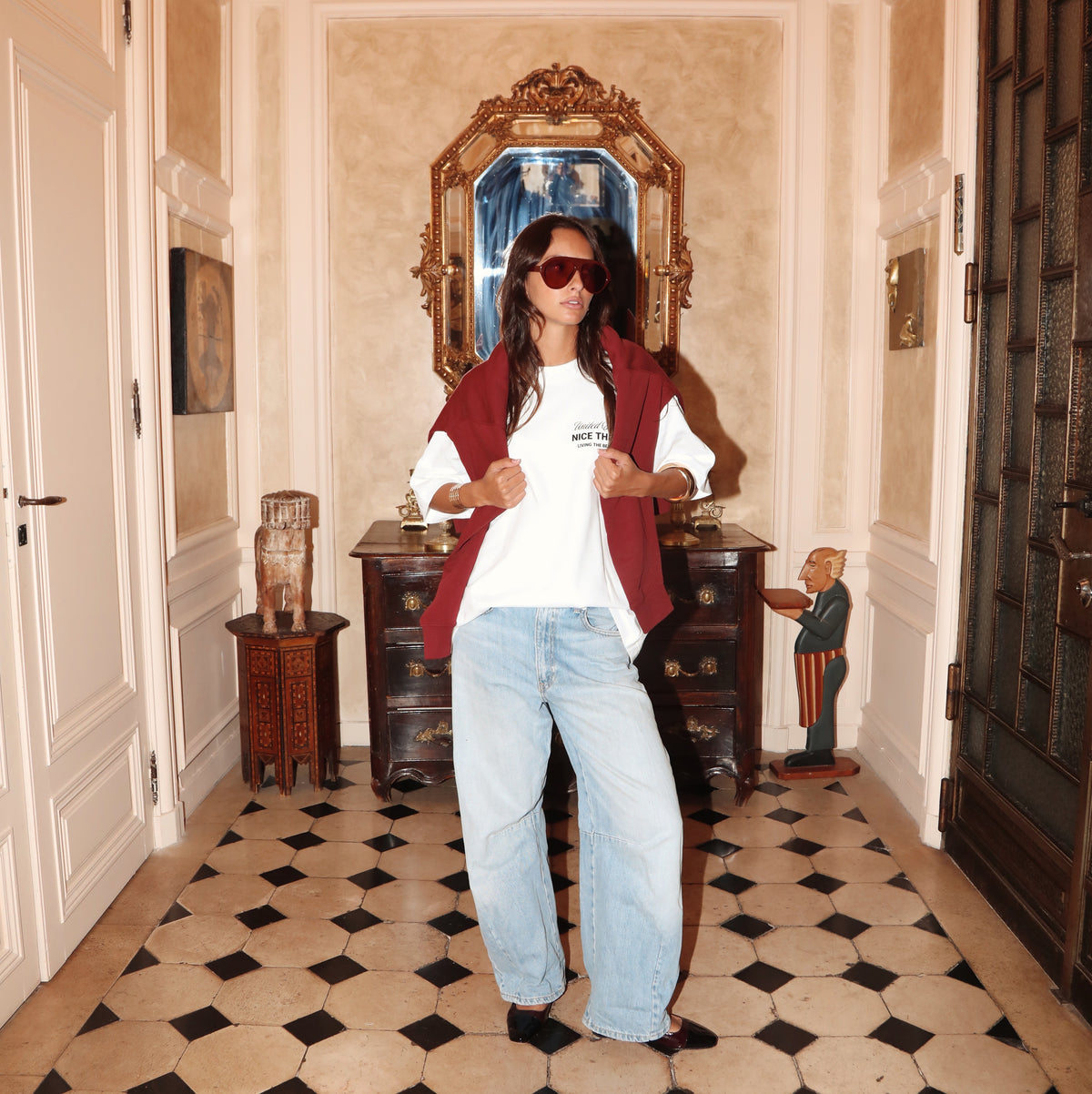 T-shirt oversize blanc nyc heritage ATNT PARIS, porté, vue de face.