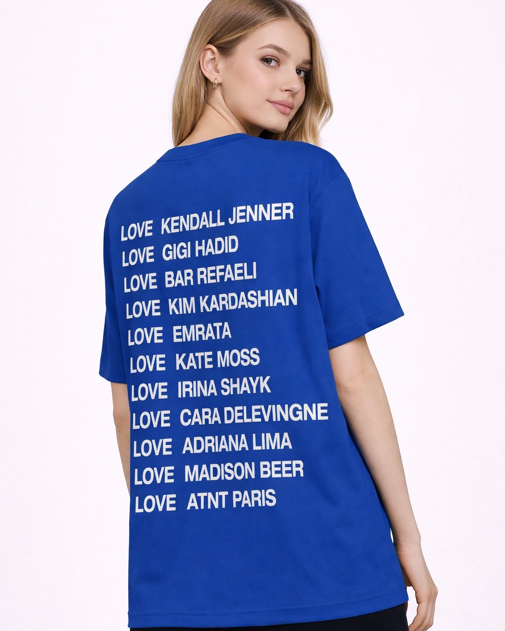 T-shirt unisexe bleu roi love ATNT PARIS, porté, vue de dos.