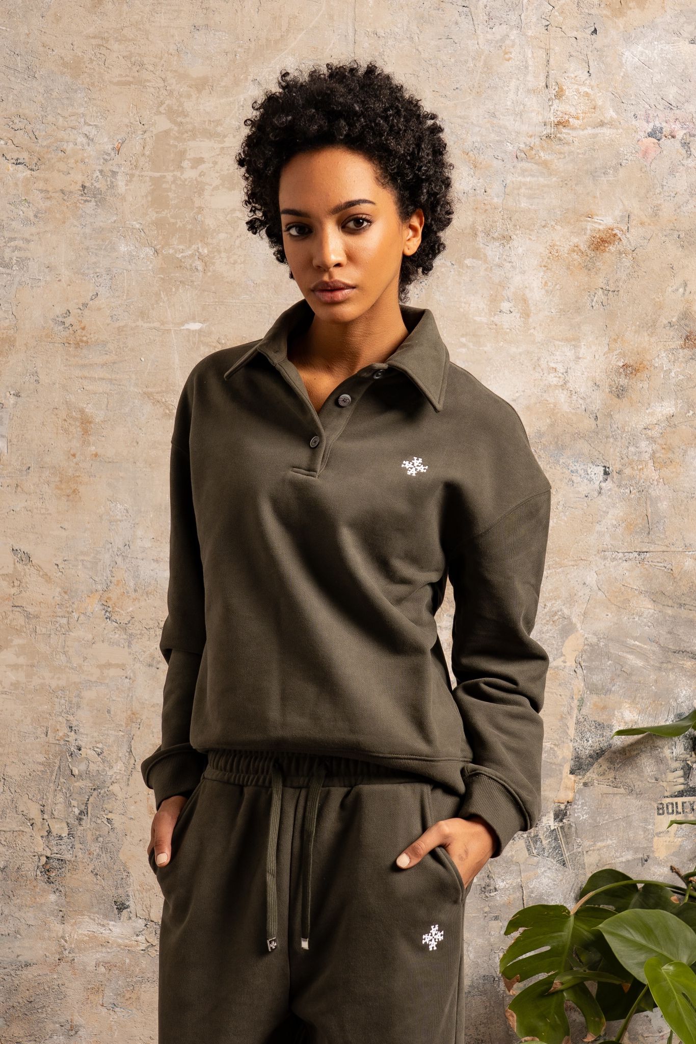 Sweats et pulls femme ATNT Paris, vêtements streetwear luxe féminins au style rebelle