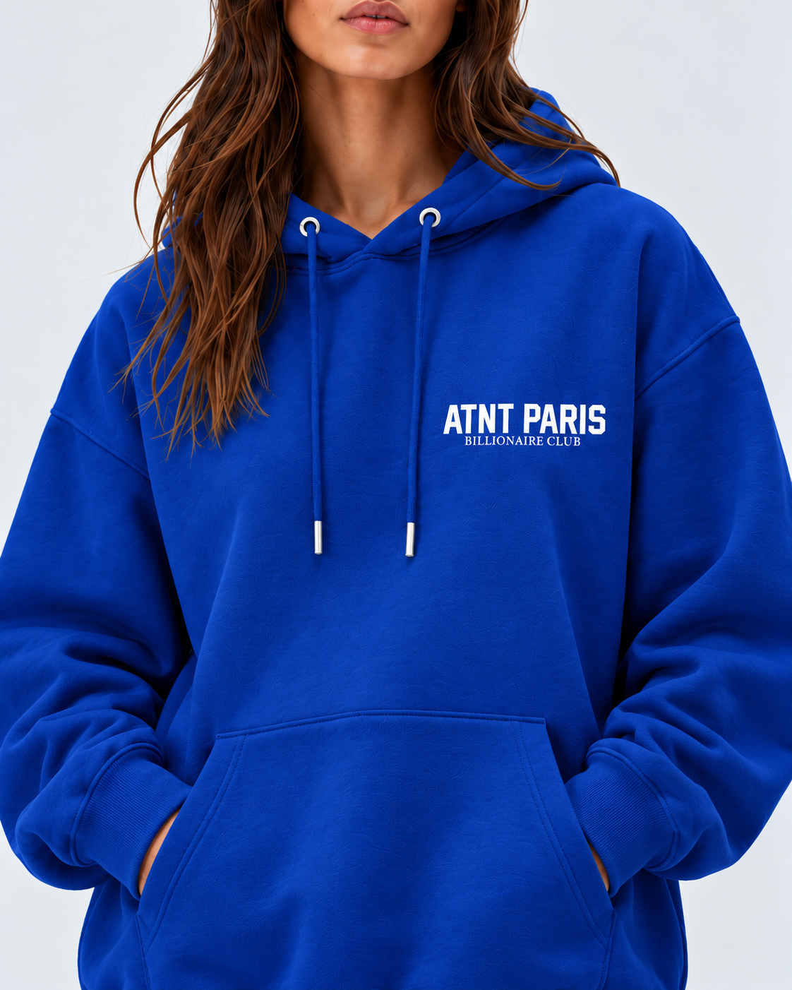 Sweat Billionaire Club bleu ATNT PARIS — détail du marquage poitrine, capuche et poche kangourou