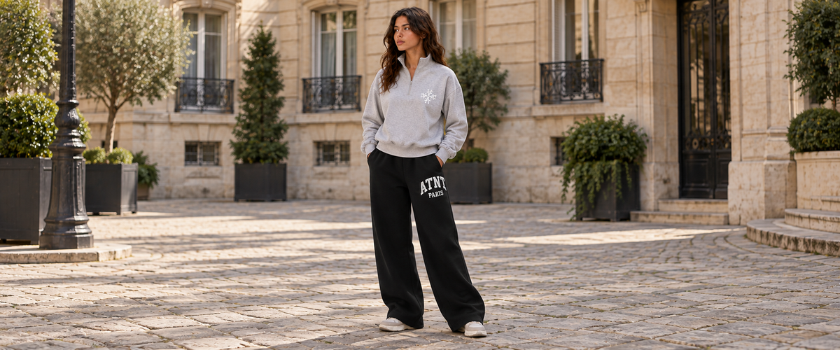 Sweat Col Trucker Signature gris porté dans une ambiance lifestyle ATNT PARIS