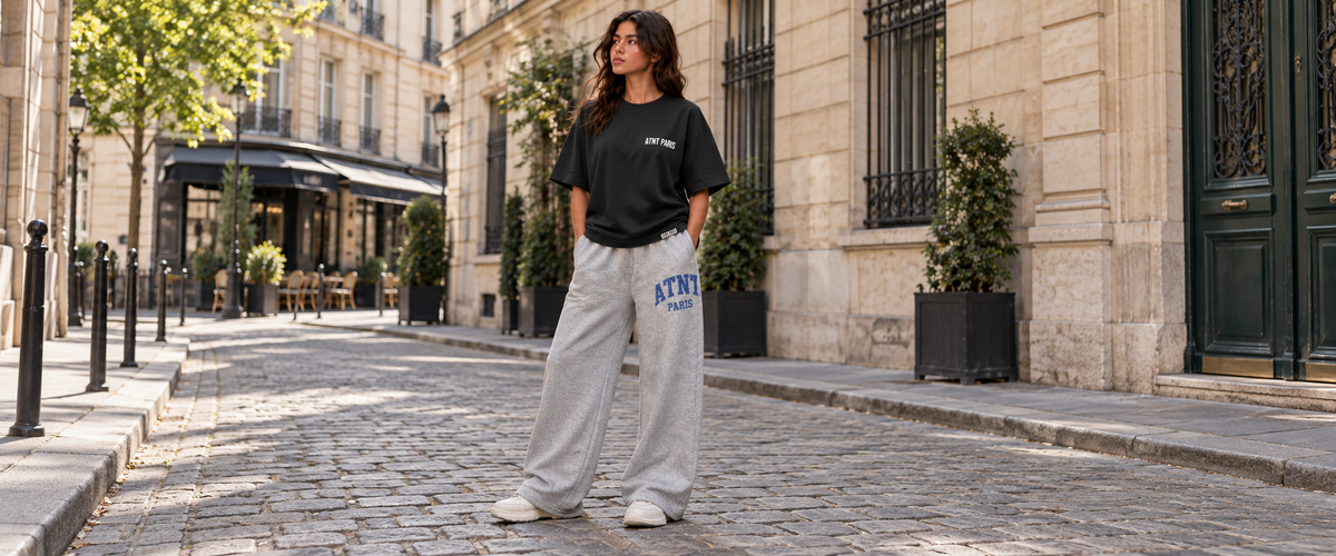 T-shirt Oversize Noir –  Essentials avec jogging wide leg Heather Grey — tenue à Paris