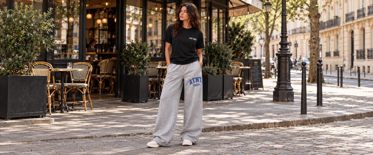 T-Shirt Classique  Noir –  Essentials avec jogging wide leg Heather Grey — tenue à Paris
