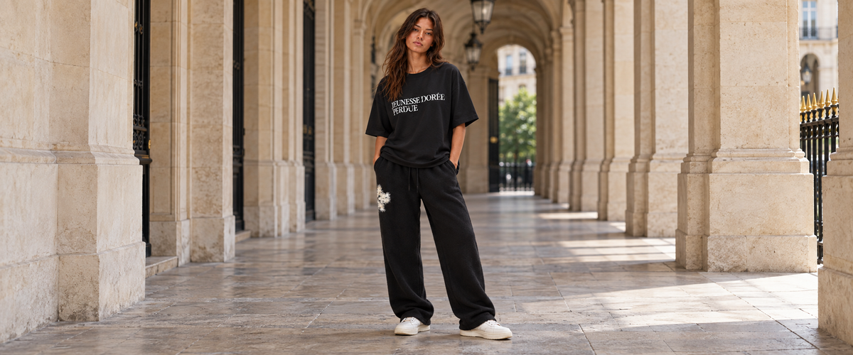 T-shirt Noir « Jeunesse Dorée Perdue » – ATNT Paris — tenue portée à Paris