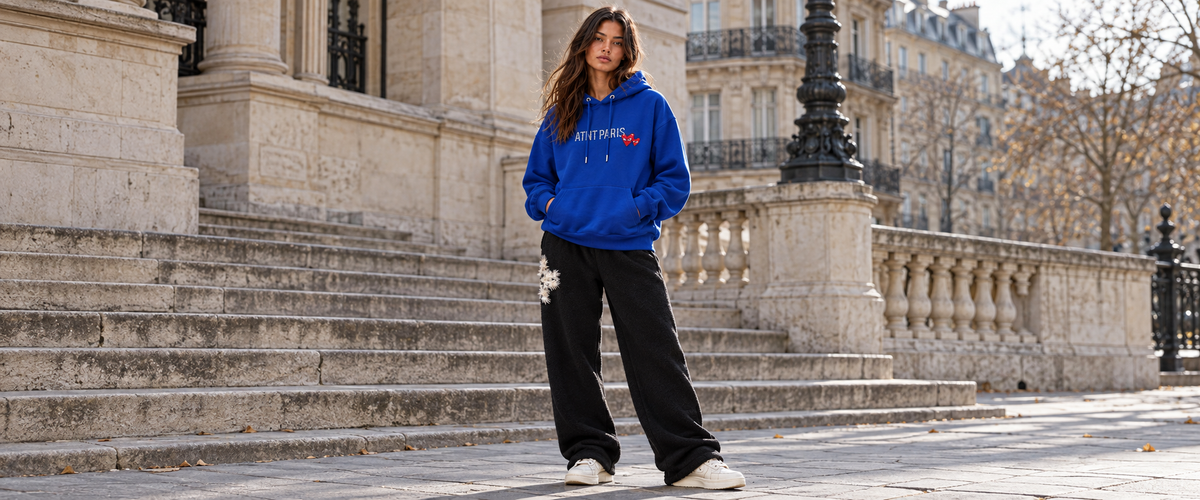 Tenue love-bleu ATNT PARIS portée à Paris