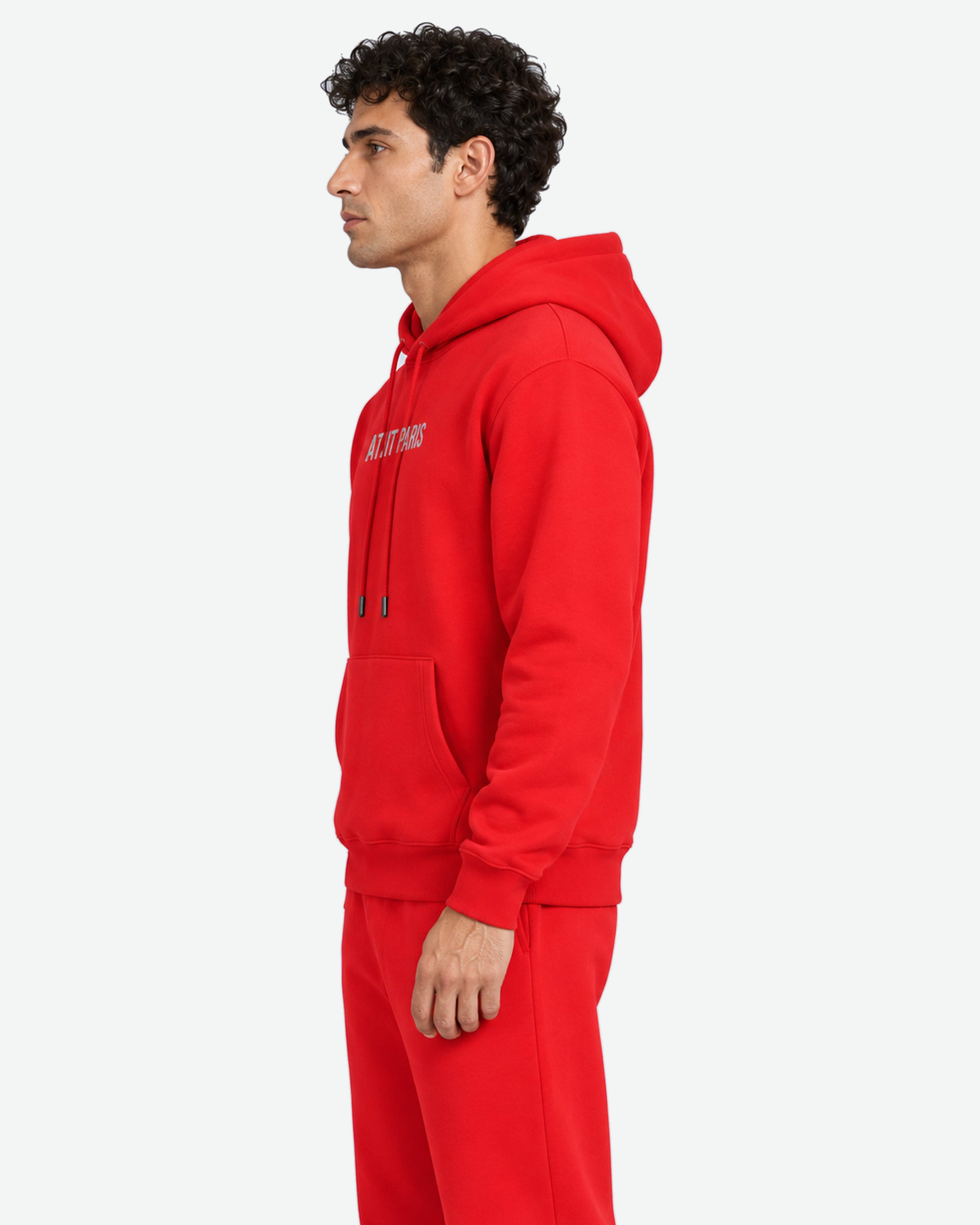 Sweat à Capuche Rouge Dark Angel Strass – ATNT Paris — Pack studio naturel, fond #F3F4F4, vue portée rapprochée de profil. — 1920 × 2400 px