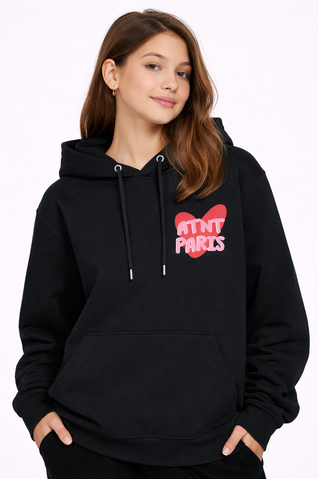 Sweat à capuche noir Trust Your Love ATNT PARIS, porté, vue de face.