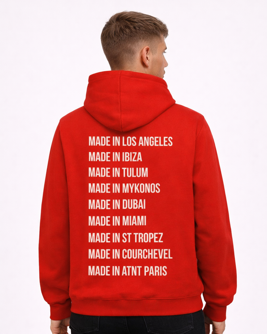 Sweat à capuche rouge made in ATNT PARIS, porté, vue de dos.